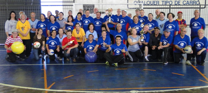 TERCEIRA IDADE – VOLEIBOL NO ESCURO