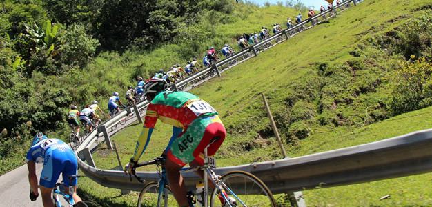 CICLISTAS DE PORTO UNIÃO DA VITÓRIA SOBEM AO PÓDIO