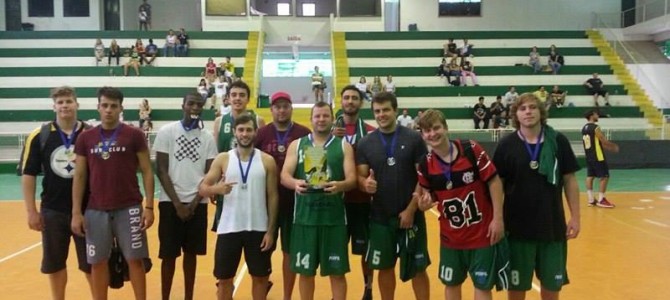 APAB DE PORTO UNIÃO FEZ BONITO NO BASQUETEBOL