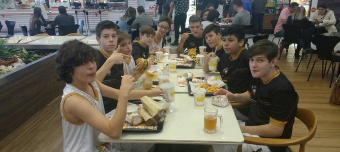 BASQUETEBOL DE PORTO UNIÃO SUB 13 SE CLASSIFICA PARA AS FINAIS BASQUETEBOL DE PORTO UNIÃO SUB 13 SE CLASSIFICA PARA AS FINAIS