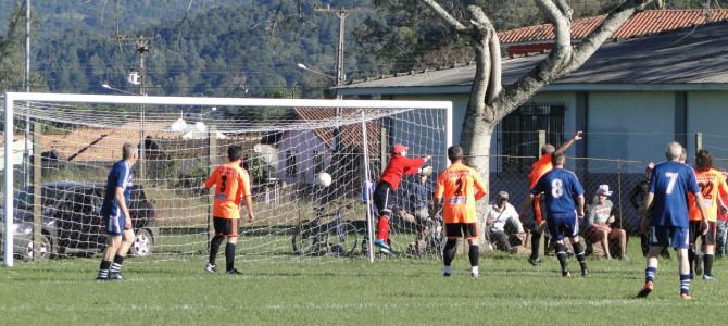 VÍDEO – GOL DA CLASSIFICAÇÃO NO VETERANOS – CASTANHA MARCOU