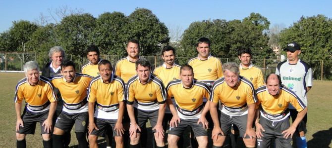 ZOOFER CONTINUA INVICTO