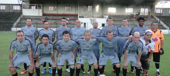 CÉLIO BARÃO DESEQUILIBRA NA VILA FAMOSA