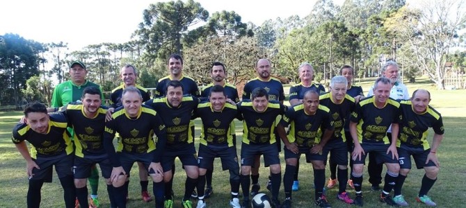 ZOOFER EMPATOU EM CANOINHAS