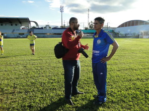 Treinadro Edinho sendo entrevistado pelo amigo Ricardo.