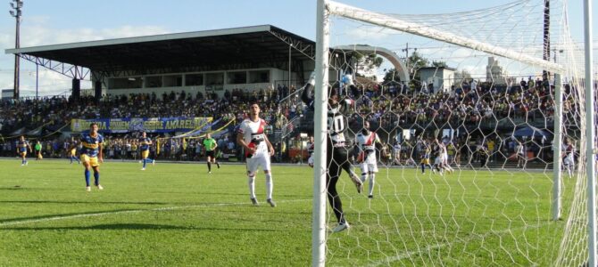 EM PARANAVAÍ, NO SEGUNDO COMBATE PELO PARANAENSE DE FUTEBOL DA SEGUNDA DIVISÃO DE PROFISSIONAIS, A PANTERA NÃO COMBATEU O ESPERADO.