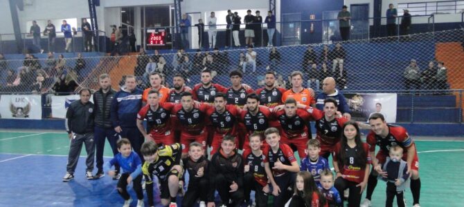 EM PRÉLIO DE VIRADAS, A MASSA TORCEDORA QUASE FOI A LOUCURA EM UNIÃO DA VITÓRIA. EM PRÉLIO DE VIRADAS, A MASSA TORCEDORA QUASE FOI A LOUCURA EM UNIÃO DA VITÓRIA.