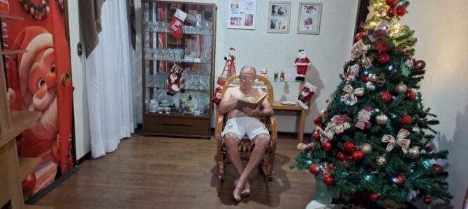 EU AINDA TEIMO EM ESTAR COM OS PÉS FINCADOS NESTE AMADO CHÃO.