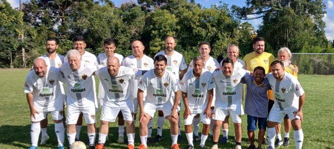 ZOOFER DEIXOU MAIS UM DE “QUATRO” ZOOFER DEIXOU MAIS UM DE “QUATRO”