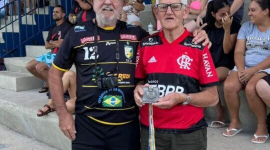 TORCEDOR NÚMERO “1” DA PANTERA AZUL DOURADA RECEBE A SUA MEDALHA