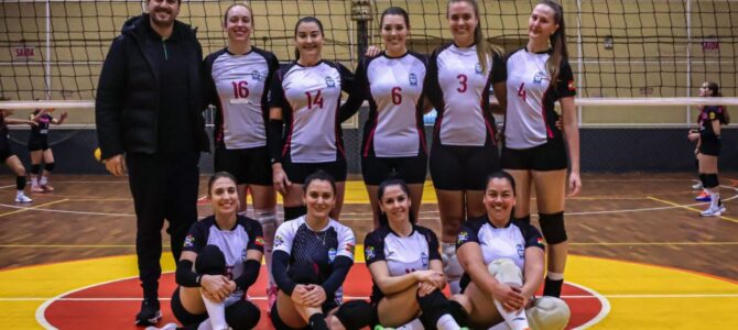 JOGOS ABERTOS DE SANTA CATARINA – PORTO UNIÃO SE CLASSIFICA PARA A FASE REGIONAL NO VOLEIBOL FEMININO.
